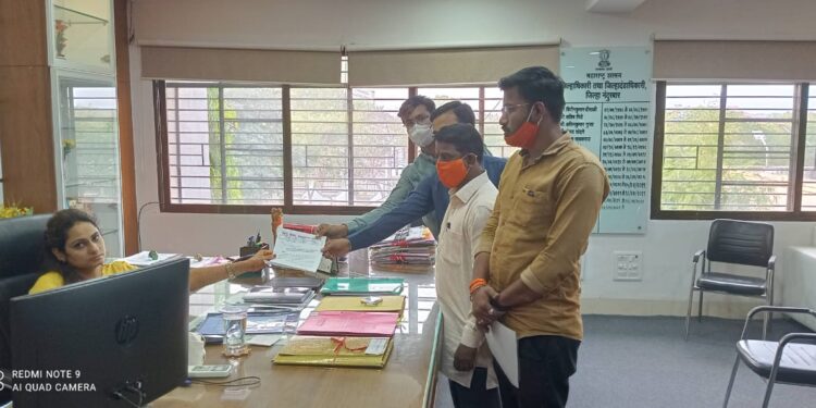 चिनी फटाके तसेच देवी-देवता आणि राष्ट्र पुरुषांची चित्रे असलेली फटाके विक्री करणाऱ्यांवर कडक कारवाई करा : हिंदु सेवा सहाय्य समितीची मागणी