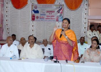 प्रकाशा येथे प्रधानमंत्री उज्वला योजनेअंतर्गत ३९०लाभार्थ्यांना गॅस, शेगडी वाटप