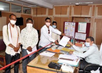 लखीमपूर खिरी घटनेच्या दोर्षींवर कारवाई करा प्रहार शेतकरी संघटनेतर्फे निवेदनाव्दारे मागणी