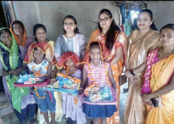 नवापुरात शाळकरी विद्यार्थिनींचा भाजपा महिला आघाडीतर्फे गौरव