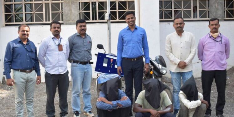 घरफोडी व मोटार सायकल चोरी करणारी टोळी जेरबंद ७३ हजाराचा मुद्देमाल पोलीसांनी केला हस्तगत