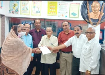 दि.हस्ती बँकेतर्फे प्रधानमंत्री आवास योजनेच्या गृहकर्जधारकांना अनुदान पत्राचे वाटप