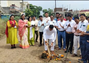 शहादा येथील पंचशील परिसरात आमदार राजेश पाडवी यांच्या हस्ते काँक्रिटीकरण रस्त्याचे भुमिपुजन