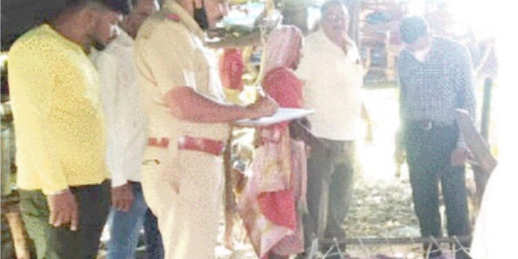 प्रतापपुर येथे जेसीबीच्या मदतीने मृतदेह बाहेर काढण्यात पोलिसांना यश, भावाचा खून करून मृतदेह फेकला होता बोअरवेलमध्ये