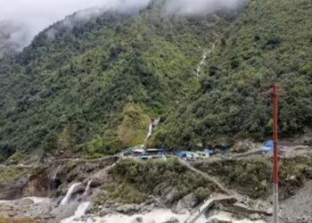 केदारनाथ येथे अतिवृष्टीमुळे गेल्या ३ दिवसांपासून अडकलेले  नंदुरबार, धुळे , जळगावसह खान्देशातील ५० भाविक सुखरूप परतले