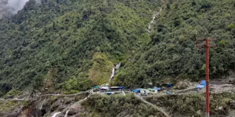 केदारनाथ येथे अतिवृष्टीमुळे गेल्या ३ दिवसांपासून अडकलेले नंदुरबार, धुळे , जळगावसह खान्देशातील ५० भाविक सुखरूप परतले