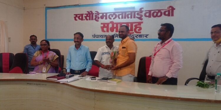 नंदुरबार प.स.उपसभापतीपदी आघाडीतर्फे कॉग्रेसचे कमलेश महाले दोन मतांनी विजयी