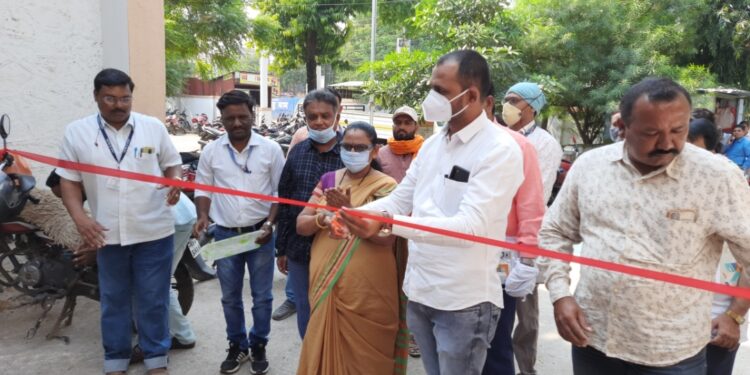 पंचायत समिती नंदुरबारच्या प्रांगणात- स्वयं सहायता समूहांचे खाद्यपदार्थ स्टॉल