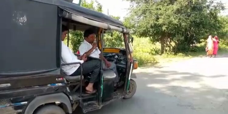 राजबडीॅ अंतर्गत 2 व 3 नोव्हेंबर रोजी विविध गावांमध्ये कोरोना लसीकरण शिबिर, दवंडीद्वारे होते जनजागृती