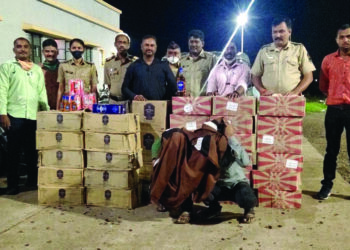 शहादा येथे दोन लाखांची दारु जप्त, दोघांना अटक