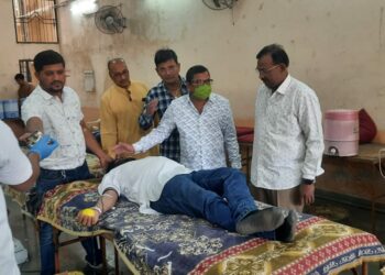 रक्तदान कार्य समाजासाठी अभिमानास्पद : माजी जि.प.अध्यक्ष भरत गावित