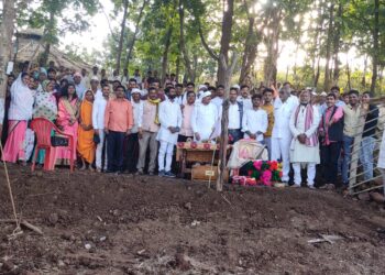 तिनसमाळ येथे स्थानिक नागरिकांच्या मदतीने जोहार आदिवासी संग्रहालयाची निर्मिती