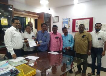 जिल्हा ग्रामसेवक संघटनेतर्फे काम बंद आंदोलन, संघटनेतर्फे प्रशासनाला देण्यात आले निवेदन