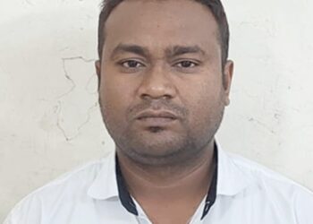 रोहयोच्या कामाचे मस्टर काढण्यासाठी पाचशे रुपयांची लाच घेणाऱ्या पंचायत समितीच्या तांत्रिक सहाय्यक अधिकार्‍यास अटक