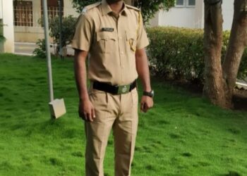 अज्ञात वाहनाने मोटरसायकलला धडक दिल्याने पोलीस कर्मचाऱ्याचा जागीच मृत्यू