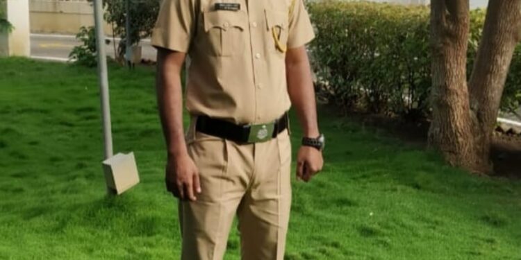 अज्ञात वाहनाने मोटरसायकलला धडक दिल्याने पोलीस कर्मचाऱ्याचा जागीच मृत्यू