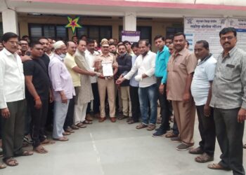 तळोदा येथे व्यापाऱ्यांनी प्रशासनास धरले धारेवर, दरोडेखोरांचा बंदोबस्त करण्याची मागणी