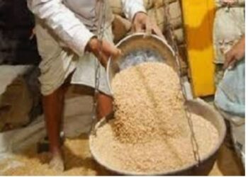 नंदुरबार तालुक्यात दिवाळीसाठी धान्य दुकानांवर अन्नसाठा पोहच,धान्य वितरणाबाबत  तक्रारी असल्यास संपर्क साधण्याचे तहसिलदार भाऊसाहेब थोरात यांचे आवाहन