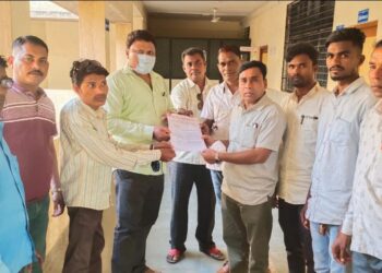 राष्ट्रीय महामार्गाचे काम निकृष्ठ दर्जाचे, आदिवासी विद्यार्थी संघटनेतर्फे तहसीलदारांना निवेदन