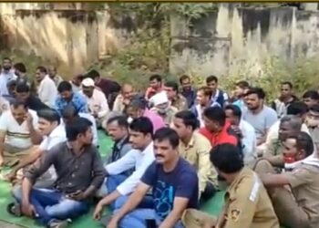 नंदुरबार एस. टी.आगारातील कामगारांचे पुन्हा काम बंद आंदोलन