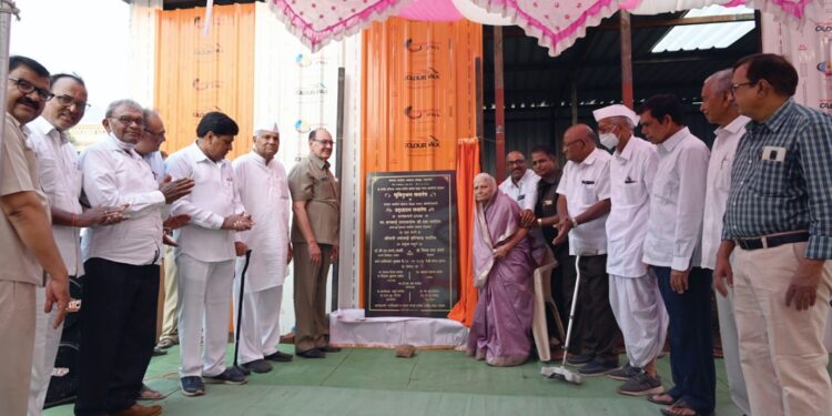 पतीच्या स्मरणार्थ आजींनी  समाजासाठी दिली २५ लाख रुपयांची देणगी