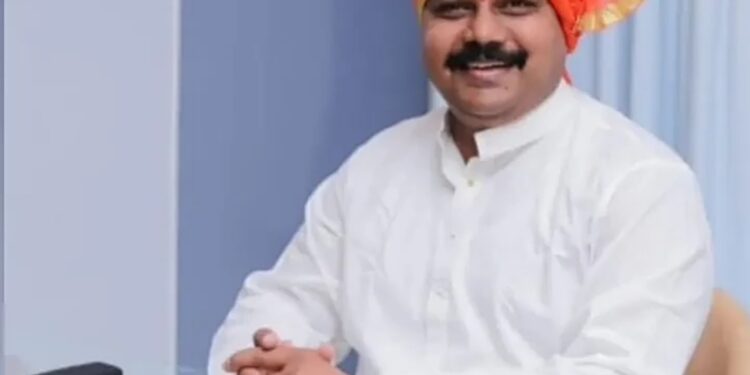 नंदुरबारच्या प्रभारी नगराध्यक्षपदाचा रवींद्र पवार यांनी पदभार स्वीकारला