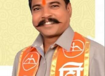 शिवसेना जिल्हाप्रमुख आमश्या पाडवी यांच्या रास्ता रोको आंदोलनानंतर ६१आश्रमशाळेतील कर्मचाऱ्यांना मिळाला आदेश