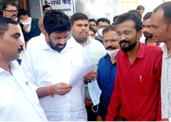 ठेलारी समाजातर्फे विविध समस्यांचे राज्यमंत्री बच्चू कडू यांना निवेदन