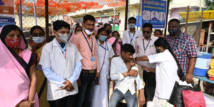 शनिमांडळ येथे शनी अमावस्येनिमित्त कोरोनाचे संकट टाळण्यासाठी मंदिर ट्रस्टने केले असे….