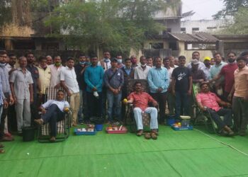 नंदुरबारात एसटीच्या 53 संपकरी कर्मचाऱ्यांचे रक्तदान