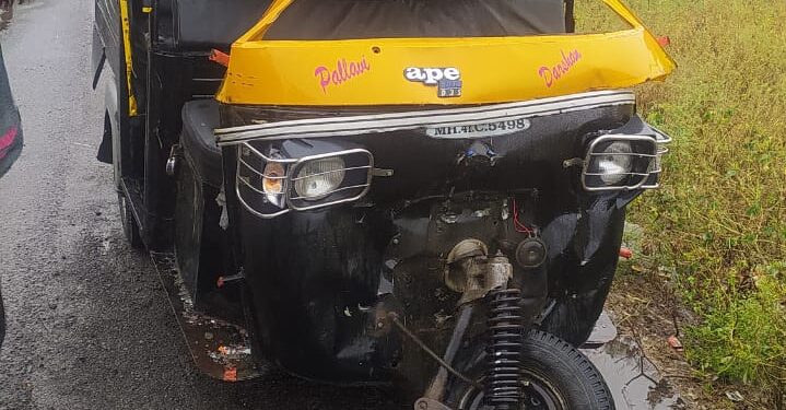 उभ्या डंपरला ॲपेरिक्षा धडकली, आरपीएफ जवानासह दोघे ठार, डंपर चालकाविरुद्ध गुन्हा दाखल