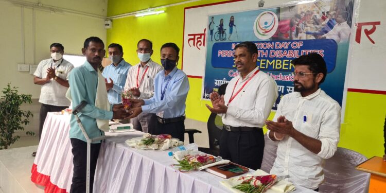 नंदूरबार येथे जागतिक अपंग दिनानिमित्त तहसील कार्यालयात दिव्यांग मेळावा उत्साहात