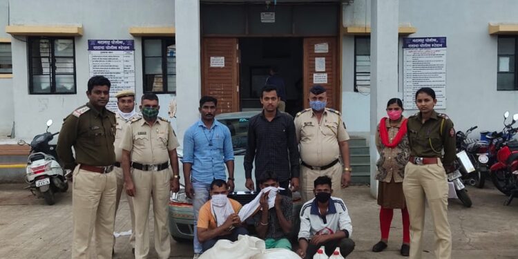 शहादा येथे स्पिरीट व एक लाख २१ हजाराचा मुद्देमालासह तिघांना अटक