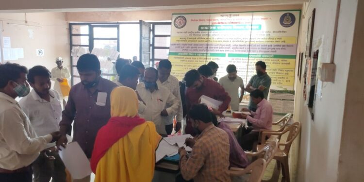 धडगाव नगरपंचायतीच्या १७ जागांसाठी ७० उमेदवारांचे अर्ज दाखल, शिवसेनेचा विजयाचा दावा