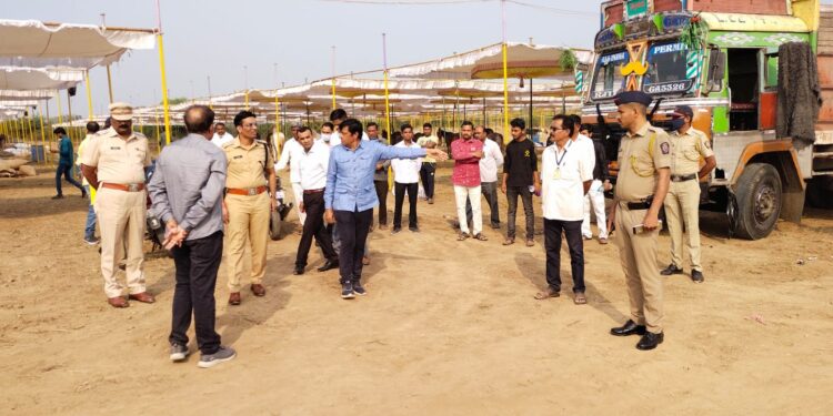 पोलीस अधिक्षक पी .आर. पाटील यांनी केली अश्व बाजारात पाहणी