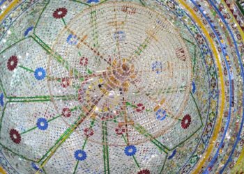 तीनशे वर्षापूर्वीचे सारंगखेडा येथील दत्त मंदिरात  राजस्थानी कलावंतांनी साकारले अनोखे शिल्प