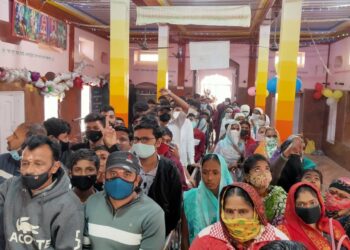 सारंगखेडा येथे हजारो भाविकांनी घेतले एकमुखी दत्ताचे दर्शन