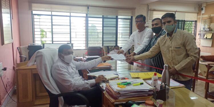 पॉप्युलर फ्रंट ऑफ इंडिया’ या देशविघातक संघटनेवर बंदी घाला; हिंदू जनजागृती समितीचे निवेदन