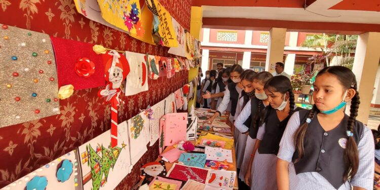 एस.ए.मिशन हायस्कूल व कनिष्ठ महाविद्यालयात नाताळ निमित्ताने विविध स्पर्धांचे आयोजन
