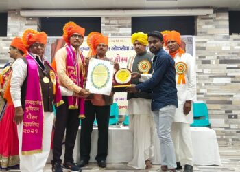 राज्यस्तरीय आदर्श युवा महाराष्ट्र युथ आयडॉल समाजरत्न पुरस्काराने सीएचओ डॉ. दिपक साटोटे सन्मानित