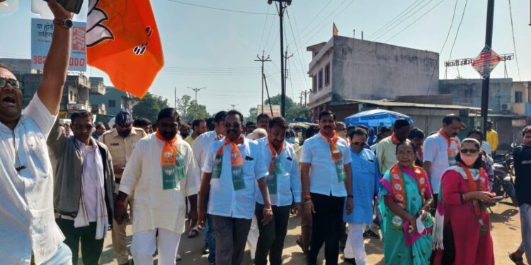 तळोदा येथे भाजपाचा प्रांताधिकारी कार्यलयावर मोर्चा, अतिक्रमितधारक शेतकर्यांना अपात्रतेच्या बजावलेल्या नोटीसा मागे घेवून पुन्हा पडताळणी करण्याचे ठोस आश्वासनानंतर मोर्चेकरी फिरले माघारी