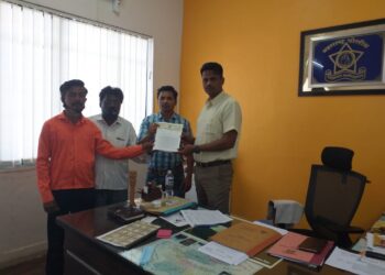 कर्नाटक येथे ऊसतोड १६  ऊस तोड कामगारांना डांबले, कामगारांच्या सुटकेची रिपब्लिकन पार्टी ऑफ इंडिया आठवले गटाची मागणी