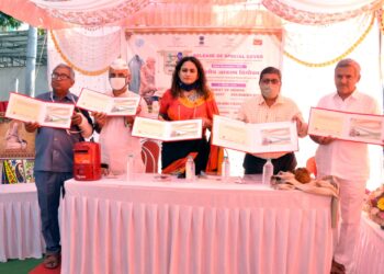 संत शिरोमणी विद्यासागरजी यांचे टपाल पाकिट समाजासाठी प्रेरणादायी : जिल्हाधिकारी मनिषा खत्री