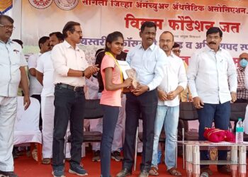 सातपुड्यातील दुर्गम खर्डी बुः येथील रिंकू पावरा राज्यस्तरीय क्रॉसकंट्री स्पर्धेत प्रथम