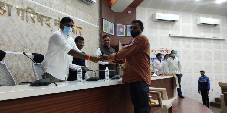 पिण्याच्या पाण्याची नियमित तपासणी करून ग्रामस्थांना शुद्ध पिण्याचे पाणी द्या : मुख्य कार्यकारी अधिकारी रघुनाथ गावडे