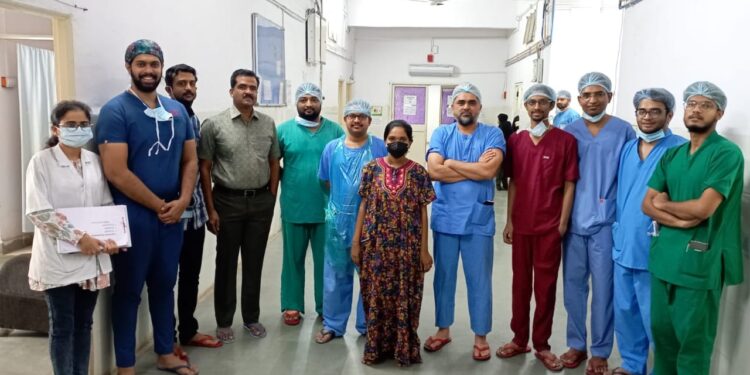 अथक प्रयत्नांनी मुलीला मिळाले जीवदान, पाच लाखात एखाद्याला होतो गॅस गॅंग्रीन आजार