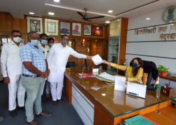 साखर कारखान्यांनी ऊस दराबाबत आठ दिवसात फेरविचार न केल्यास जिल्ह्यात ऊस तोड बंद आंदोलन : अभिजीत पाटील यांचा ईशारा