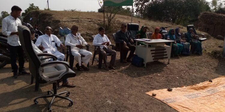 उमराणी बु. ग्रामपंचायतीची ९ महिन्यानंतर  झाली ग्रामसभा, ५ टक्के पेसा निधीच्या अध्यक्ष व सदस्याची करण्यात आली निवड