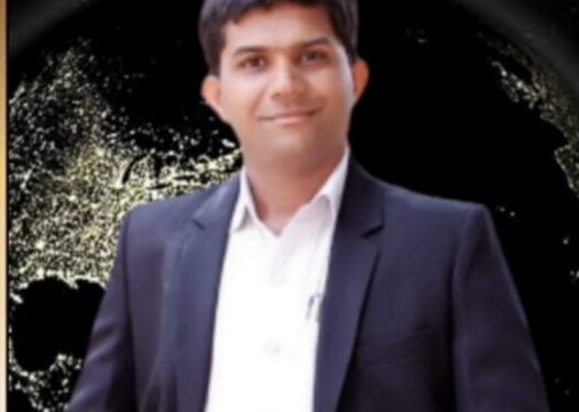 नंदुरबारचे प्रोफेसर डॉ. दिनेश देवरे यांची विक्रमी झेप, 360 बुक ऑफ वर्ल्ड रेकॉर्ड’वर कोरले नाव