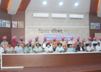 नंदूरबार येथे माध्यमिक विभागातर्फे बारा शिक्षकांचा गौरव